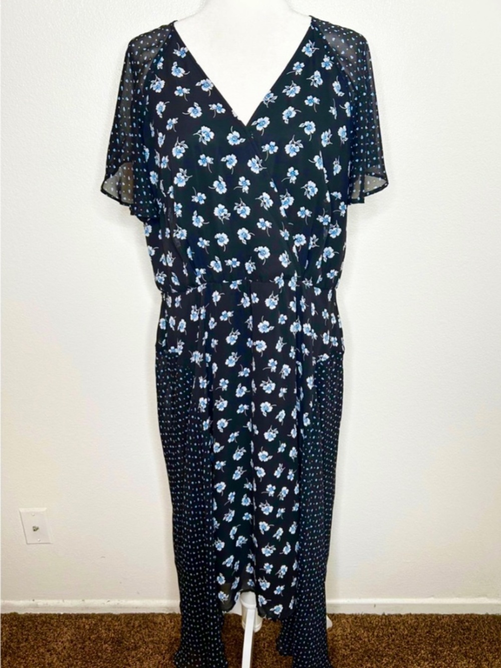 Lane Bryant Womens NavyBlue Floral V-Neck Midi Dress Flutter Sleeve  Size 16 EUC